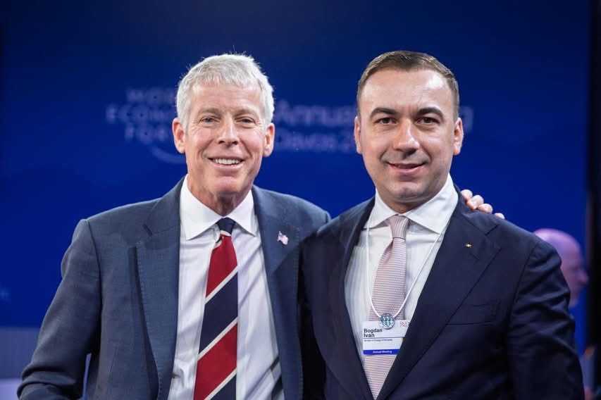 Ministrul Energiei Bogdan Gruia Ivan, la Davos 2026, alături de Chris Wright, Secretarul Energiei SUA / Sursa foto: Facebook